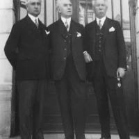 Mina, Nicolae și Ștefan Minovici,  în jurul anului 1920