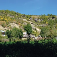 Satul Lunca de pe dealul bisericii