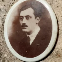 Poză de pe piatra funerară