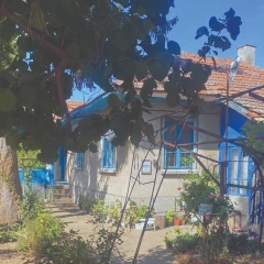 Casă din Com. Vetren, Bulgaria, construită de coloniștii macedoromâni.